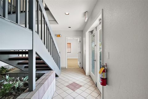 Tiny photo for 9846 Us Highway 441, Leesburg, FL 34788 (MLS # G5097344)