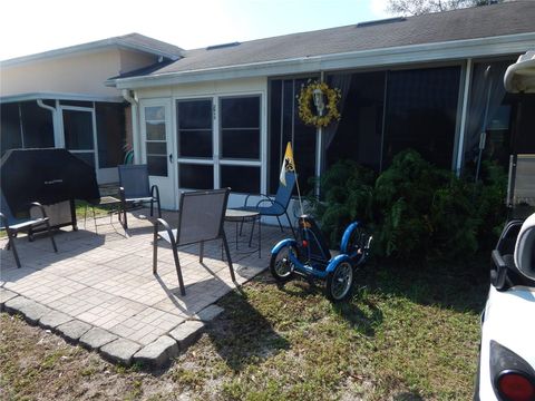 A home in LAKE WALES