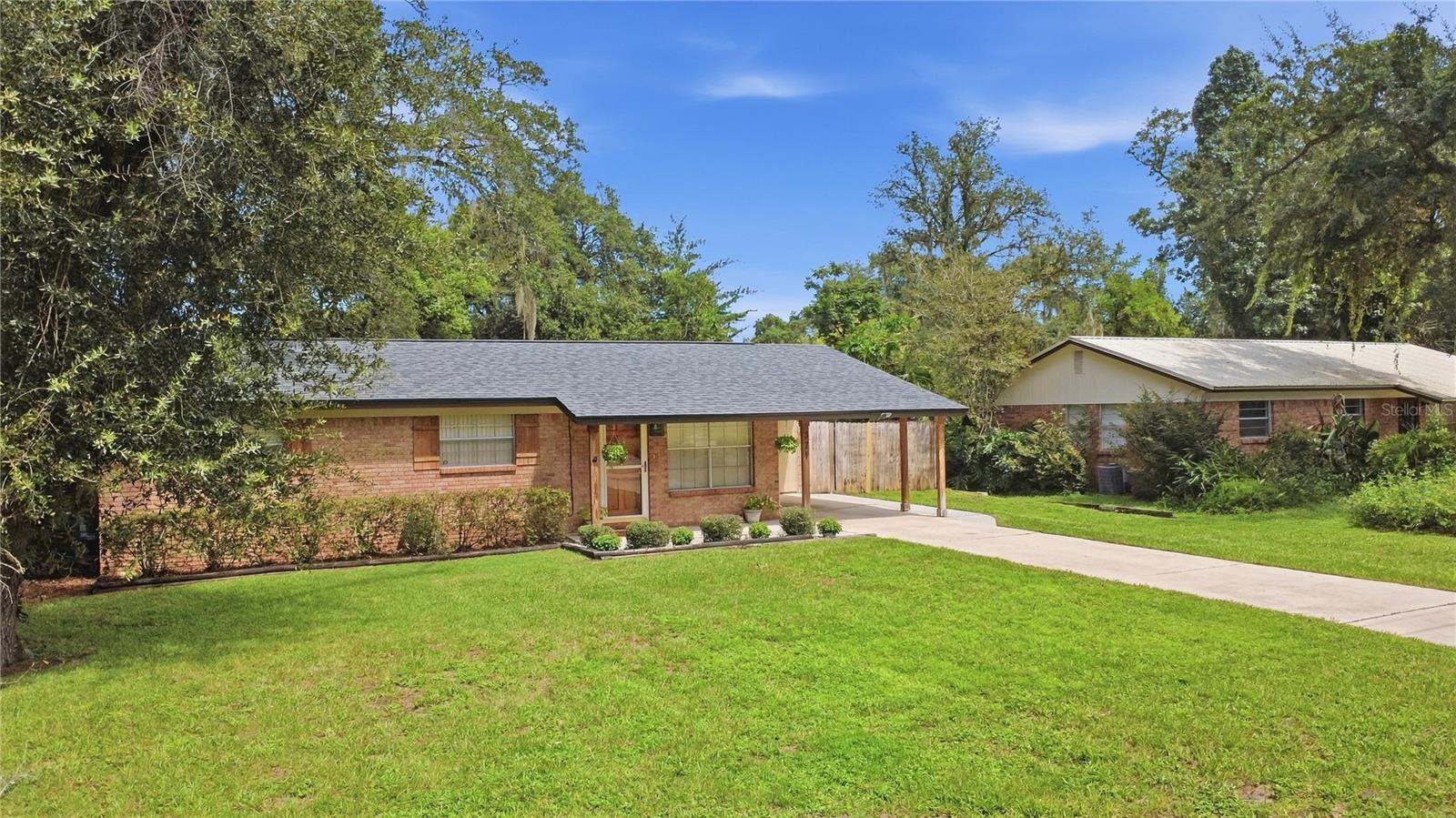 371 W HOLLY DRIVE