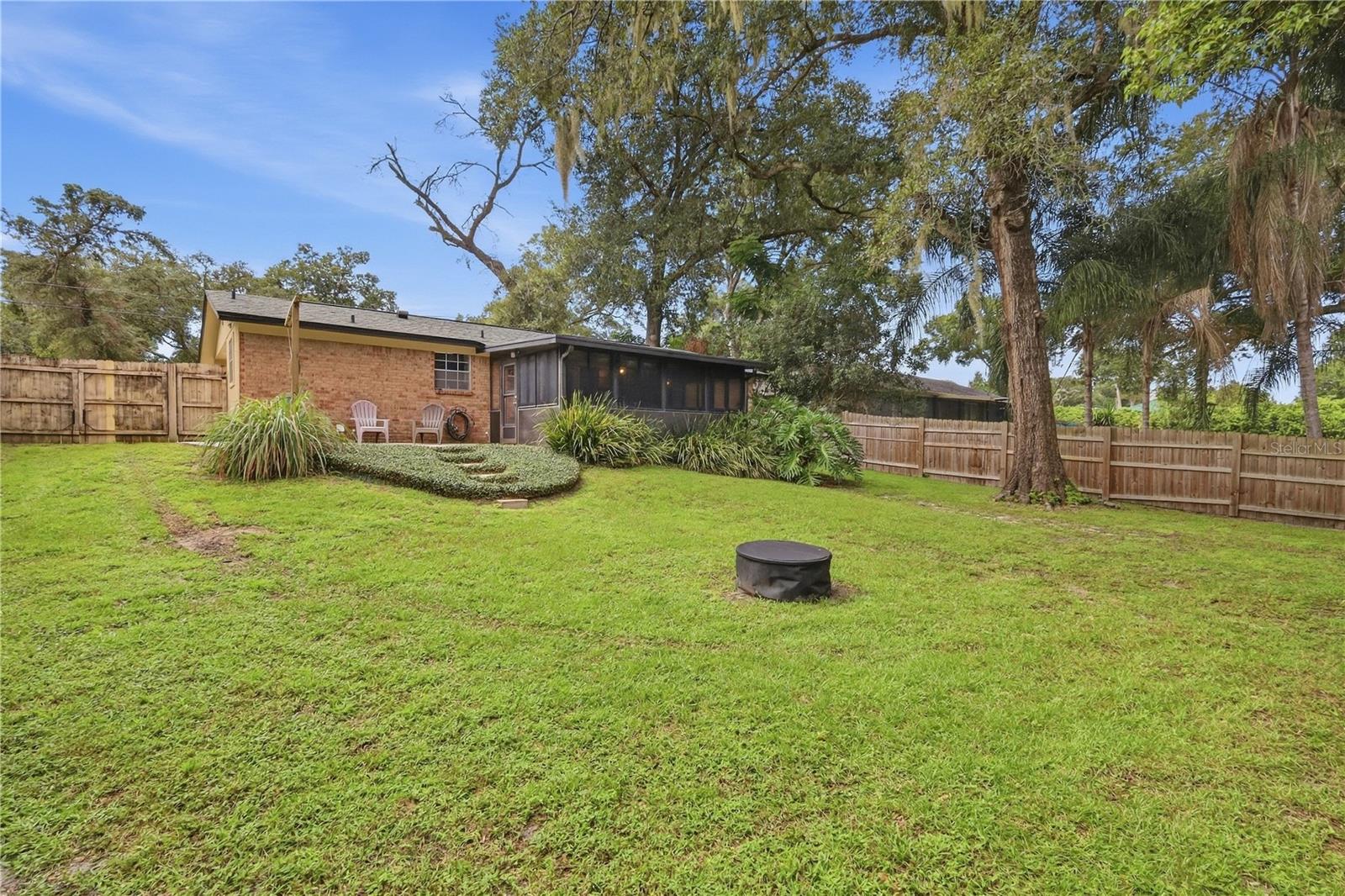 371 W HOLLY DRIVE