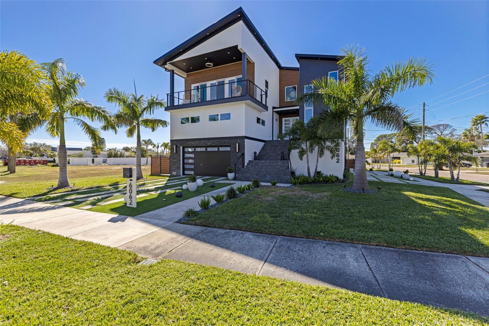SHORE ACRES BAYOU GRANDE SEC - Residential