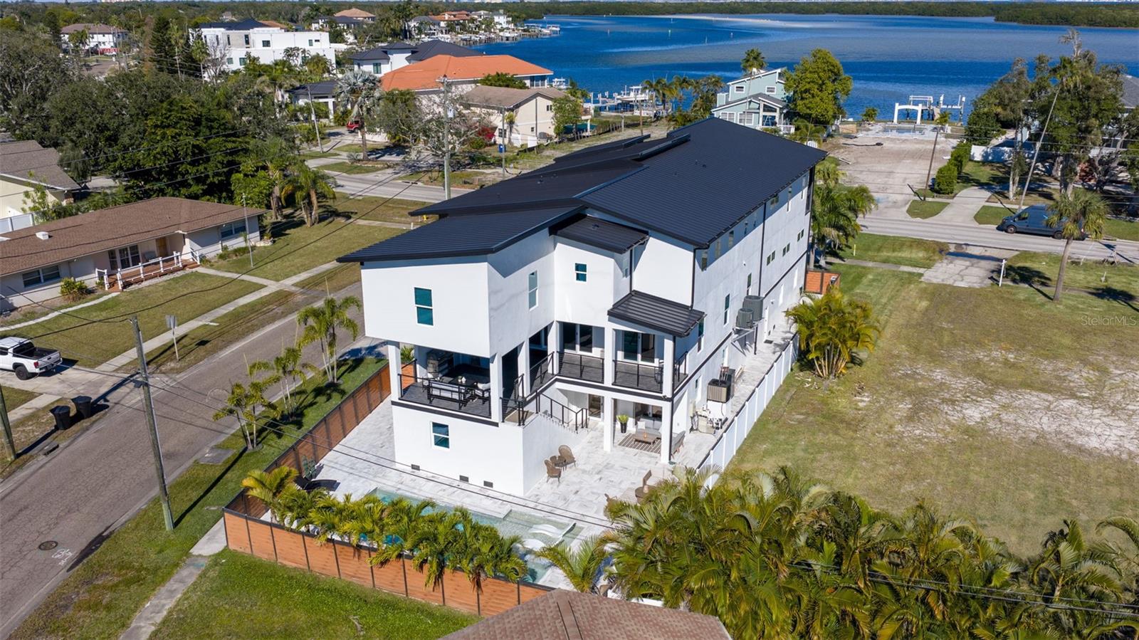 SHORE ACRES BAYOU GRANDE SEC - Residential