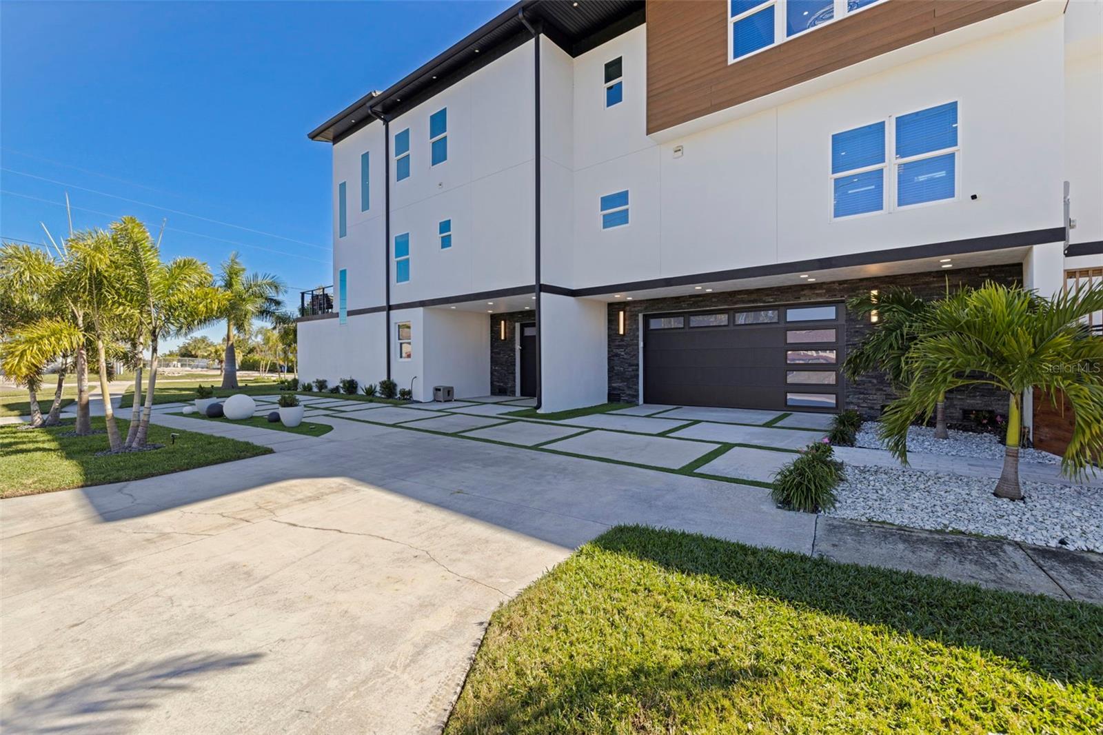 SHORE ACRES BAYOU GRANDE SEC - Residential