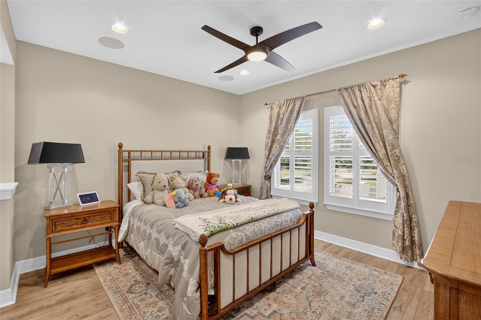 STARLING OAKS - Residential