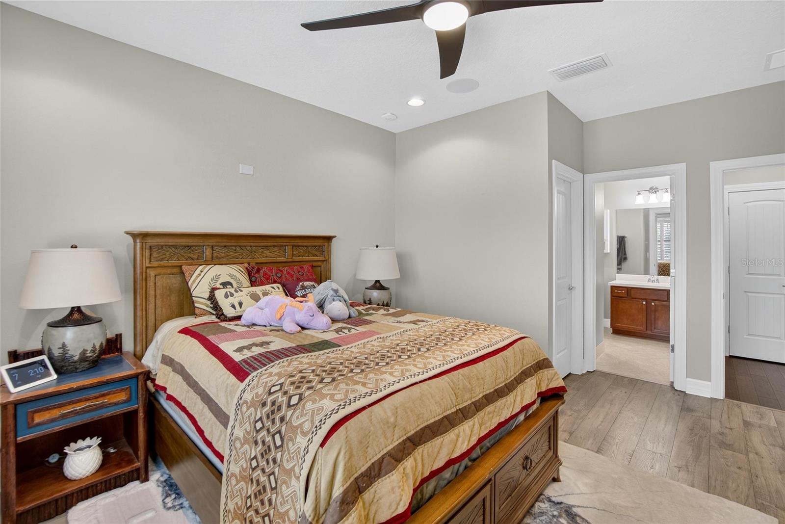 STARLING OAKS - Residential