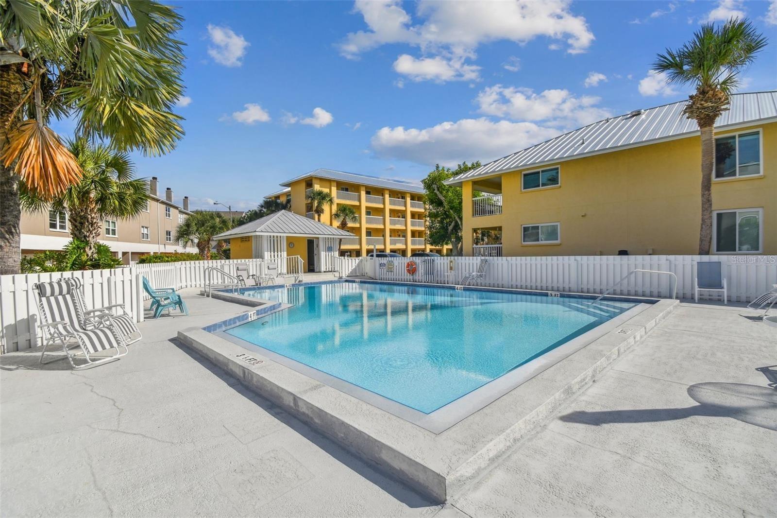 1125 PINELLAS BAYWAY S 302