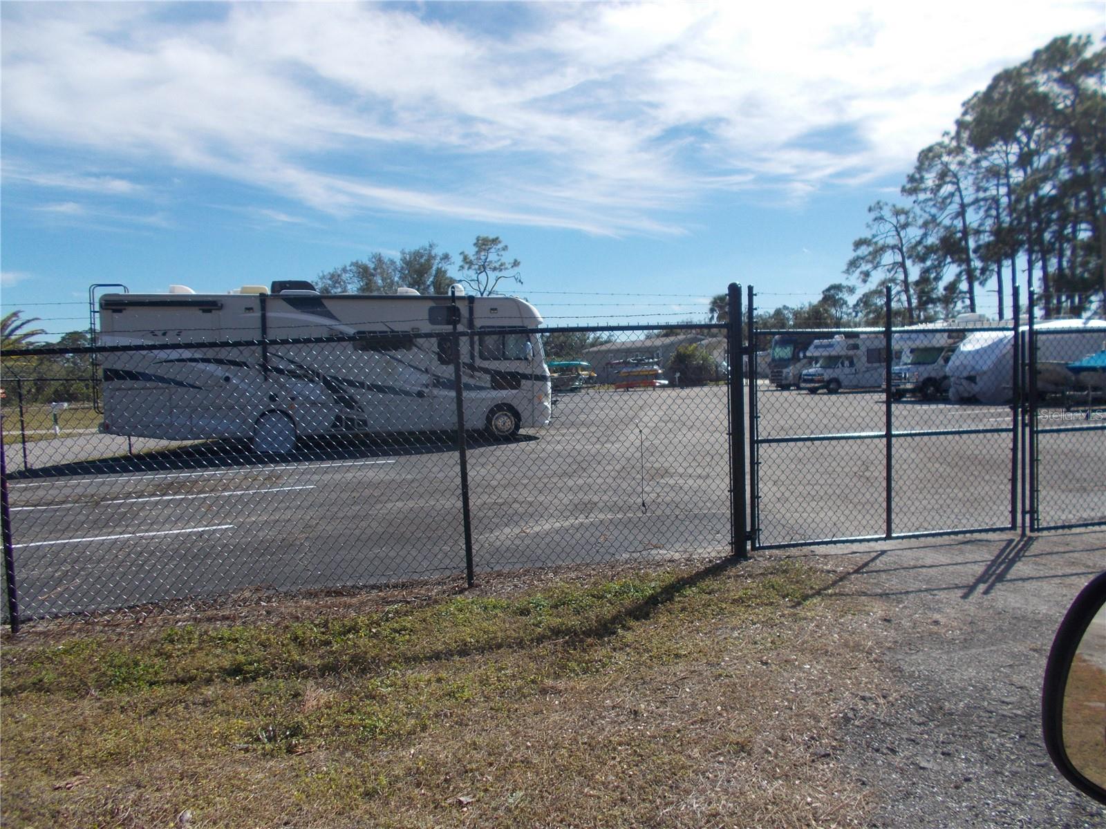 HOLIDAY PARK - Residential