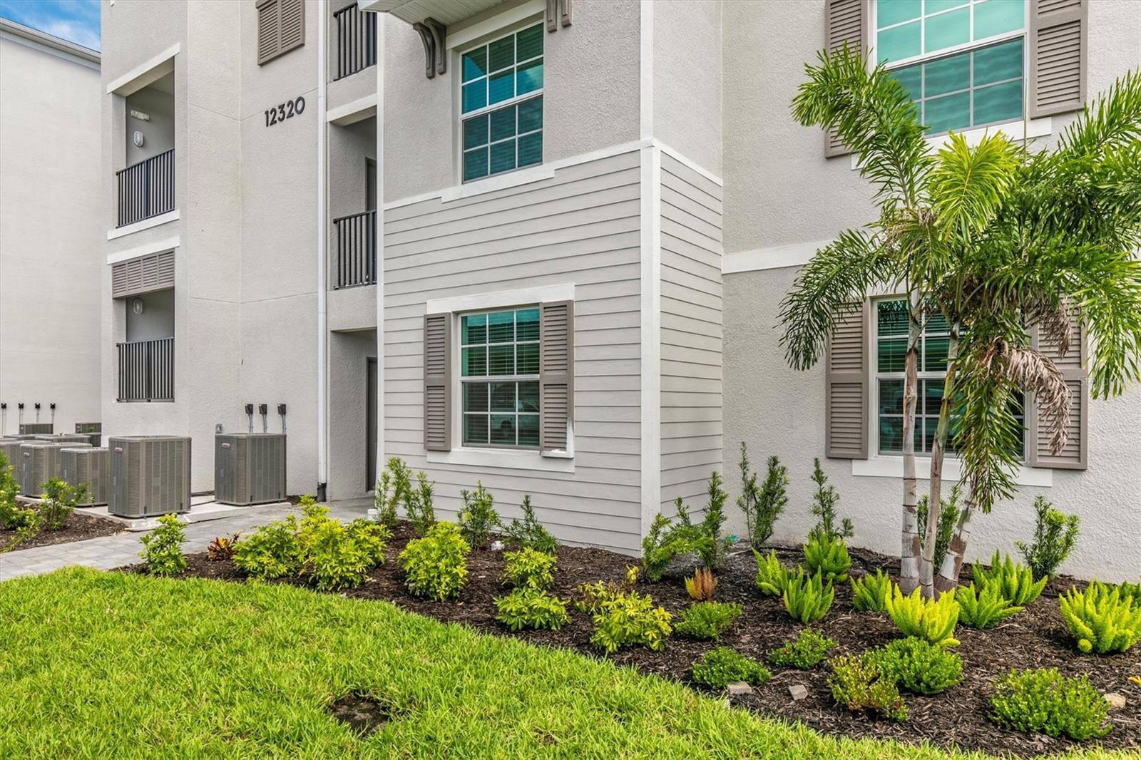 WELLEN PARK GOLF & COUNTRY CLUB - Residential Lease