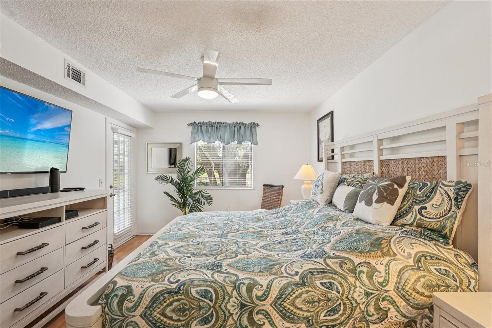 SHOREWALK - Residential