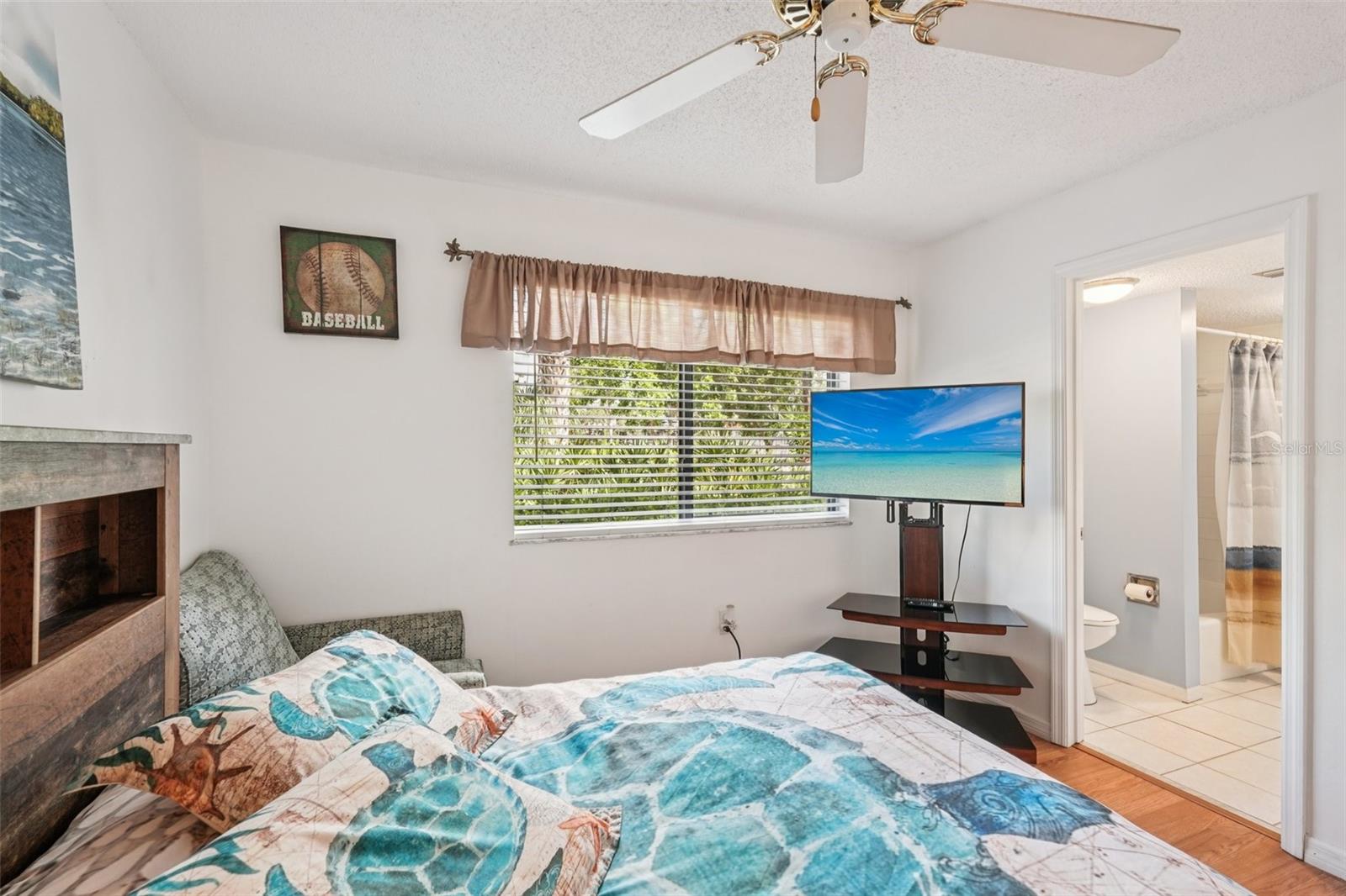 SHOREWALK - Residential