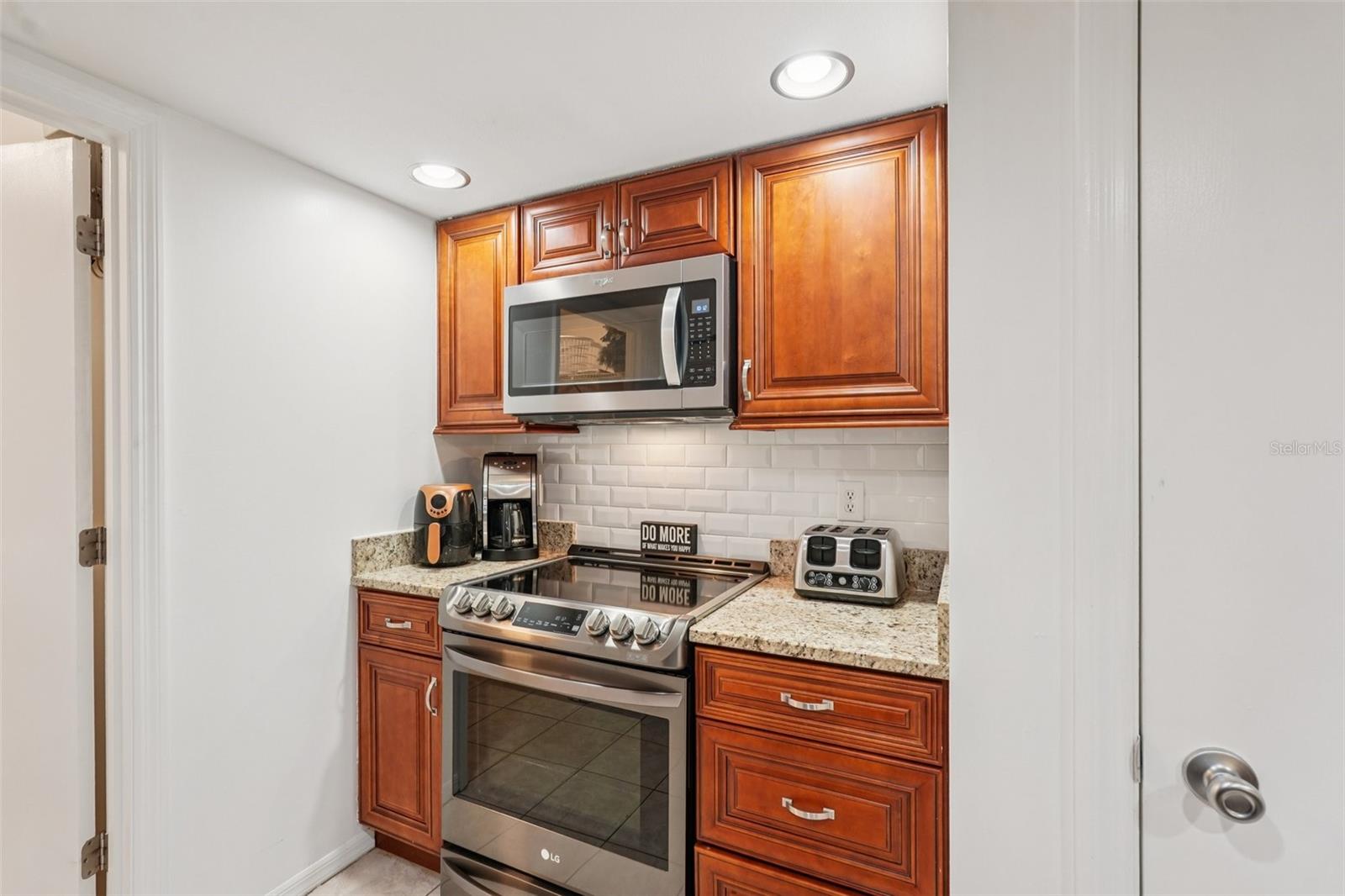 SHOREWALK - Residential