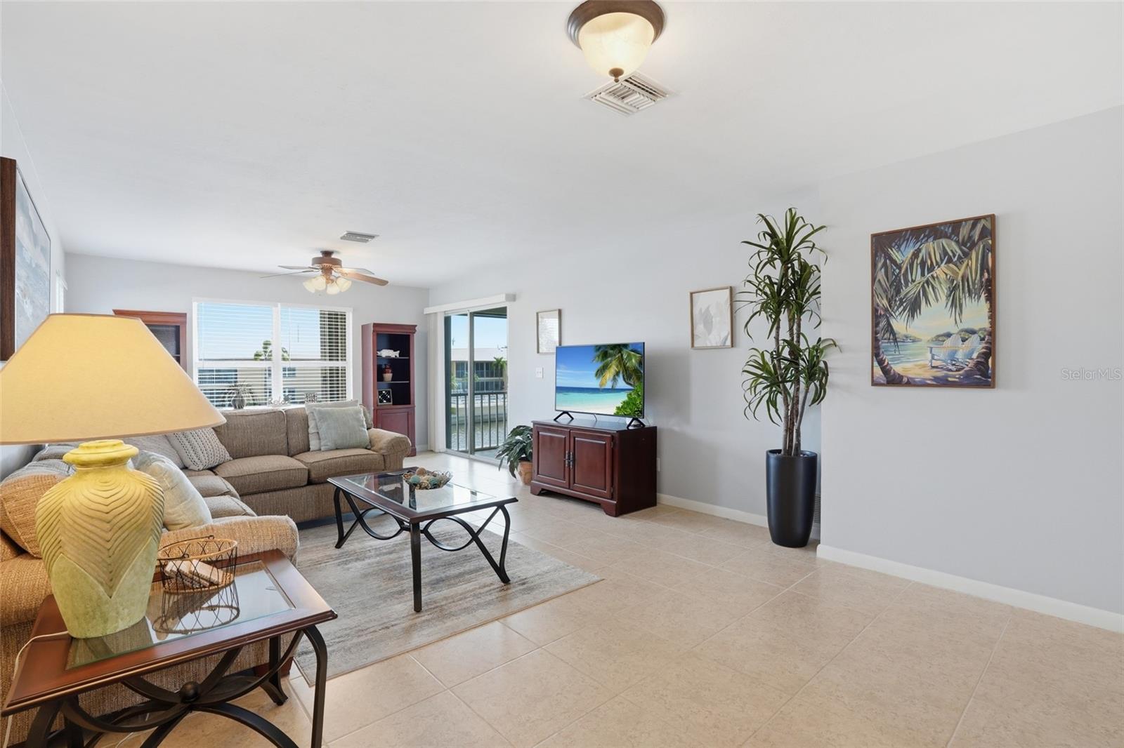 VILLA GRANDE CONDO 01 - Residential