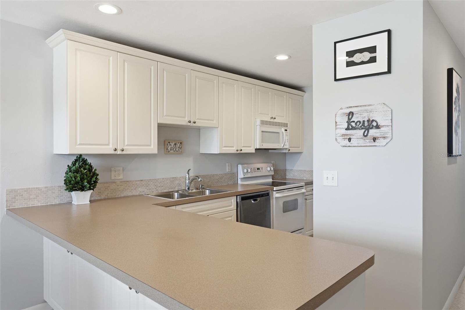 VILLA GRANDE CONDO 01 - Residential