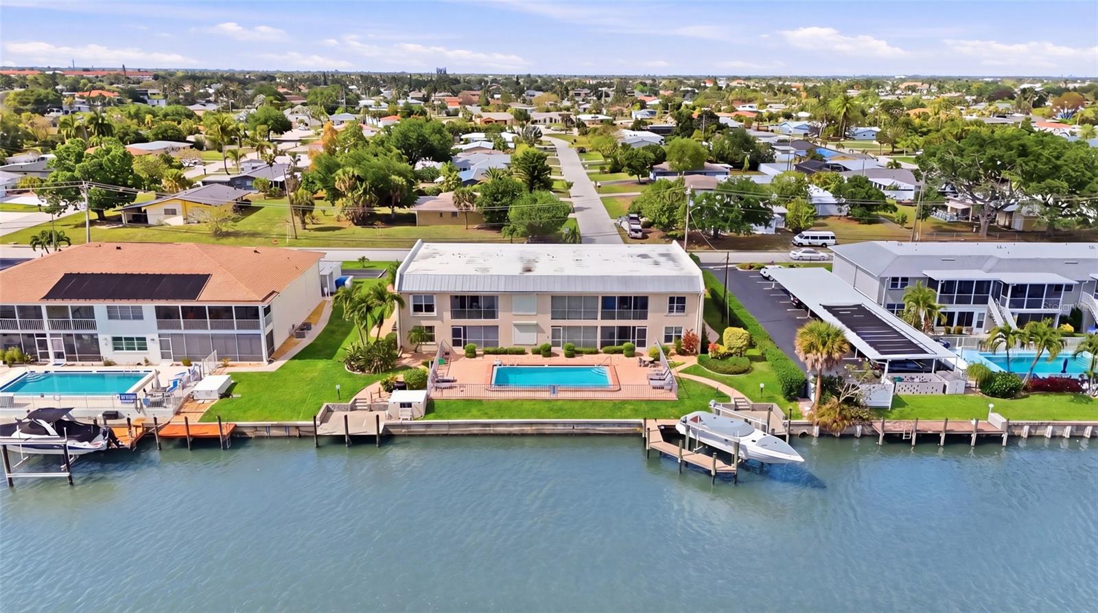 VILLA GRANDE CONDO 01 - Residential