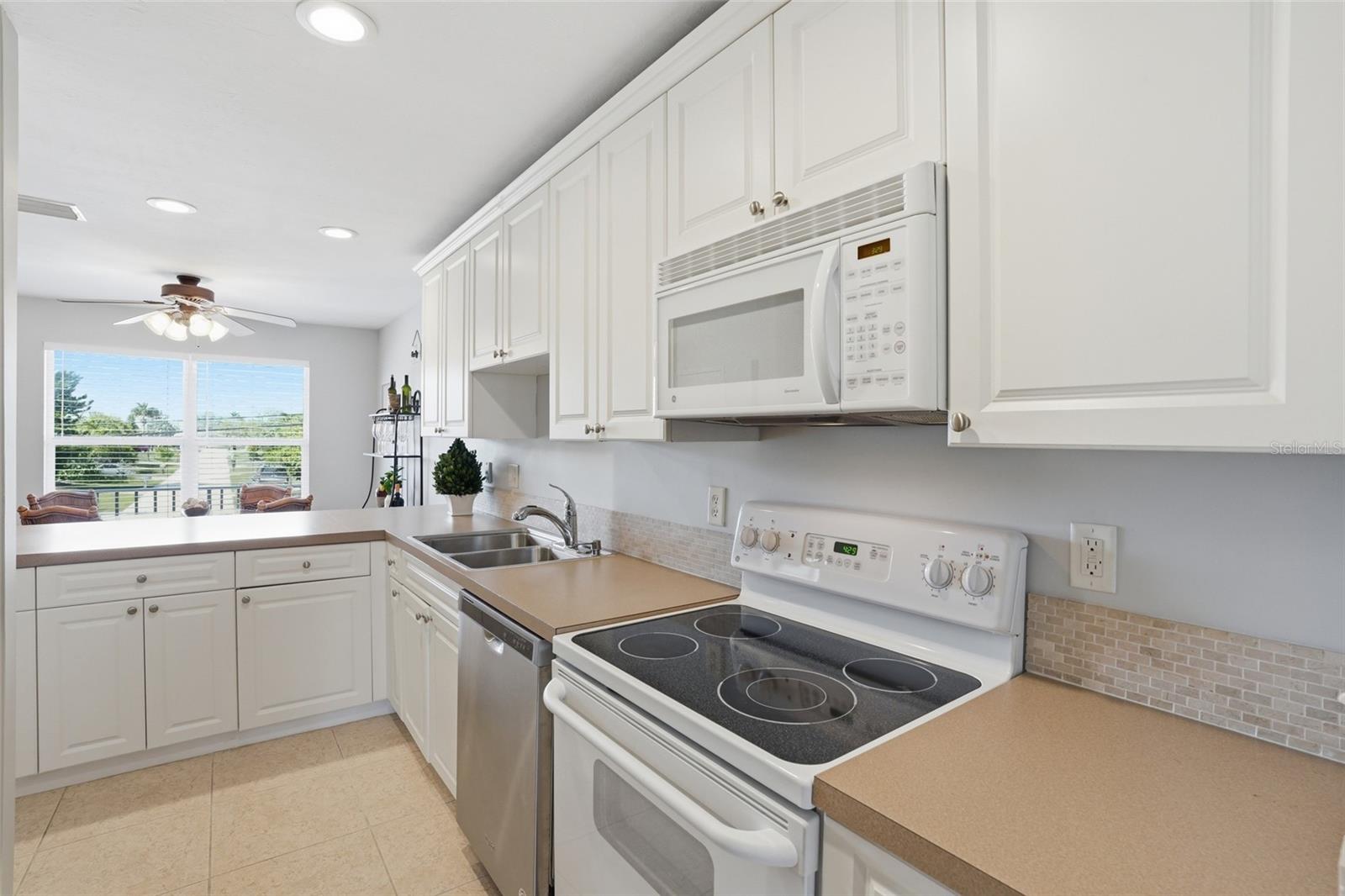 VILLA GRANDE CONDO 01 - Residential