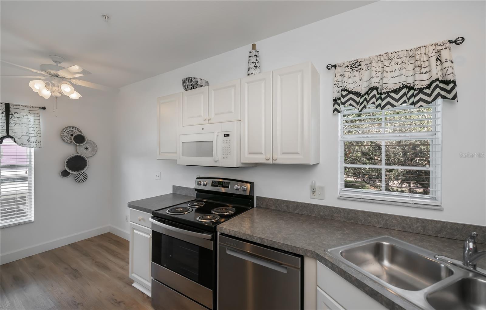 LAKE VIEW CONDOMINIUM AT HERITAGE - Residential