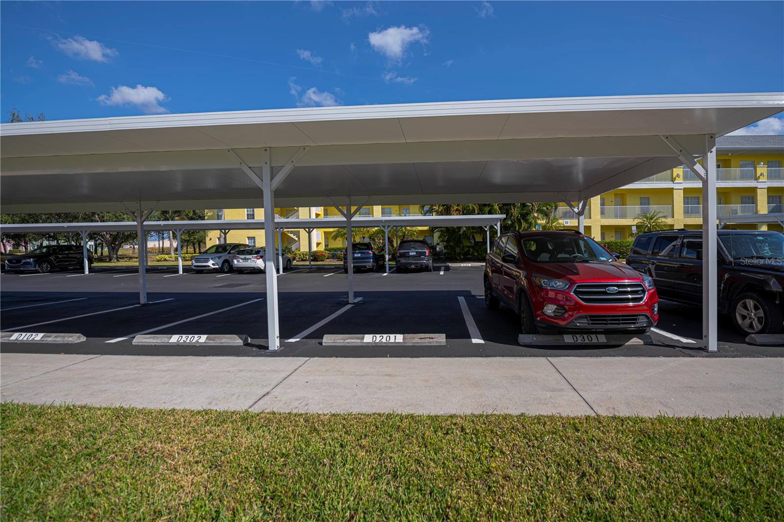 LAKE VIEW CONDOMINIUM AT HERITAGE - Residential