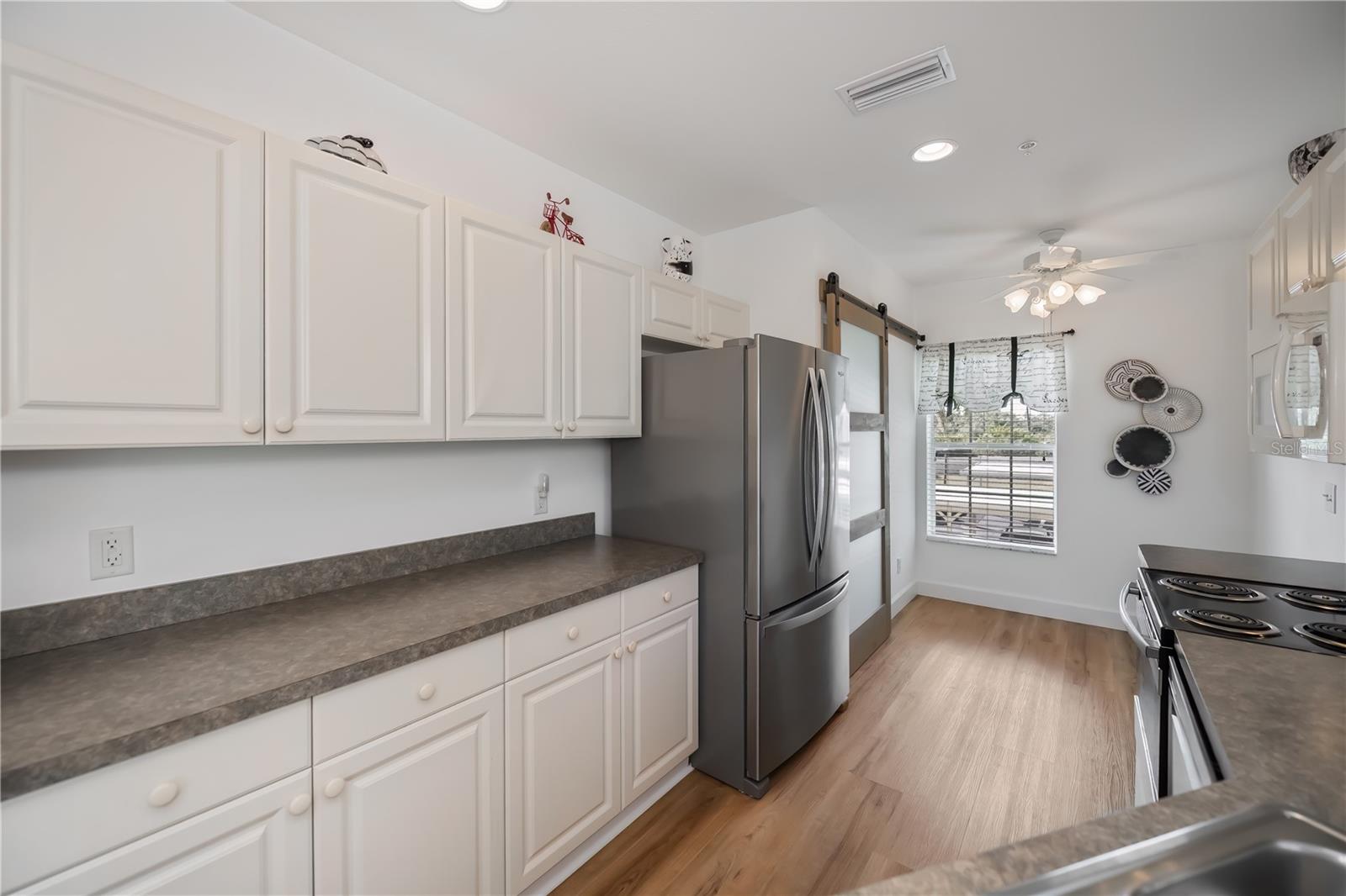 LAKE VIEW CONDOMINIUM AT HERITAGE - Residential