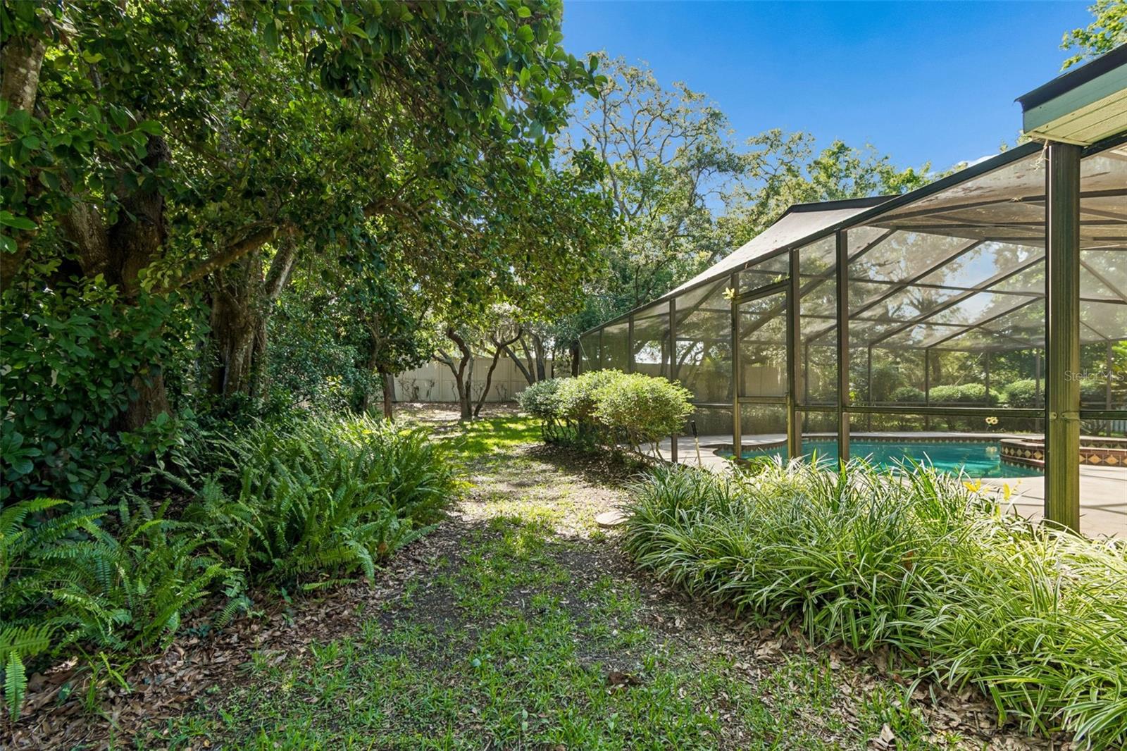 WESTLAKE VILLAGE - Residential