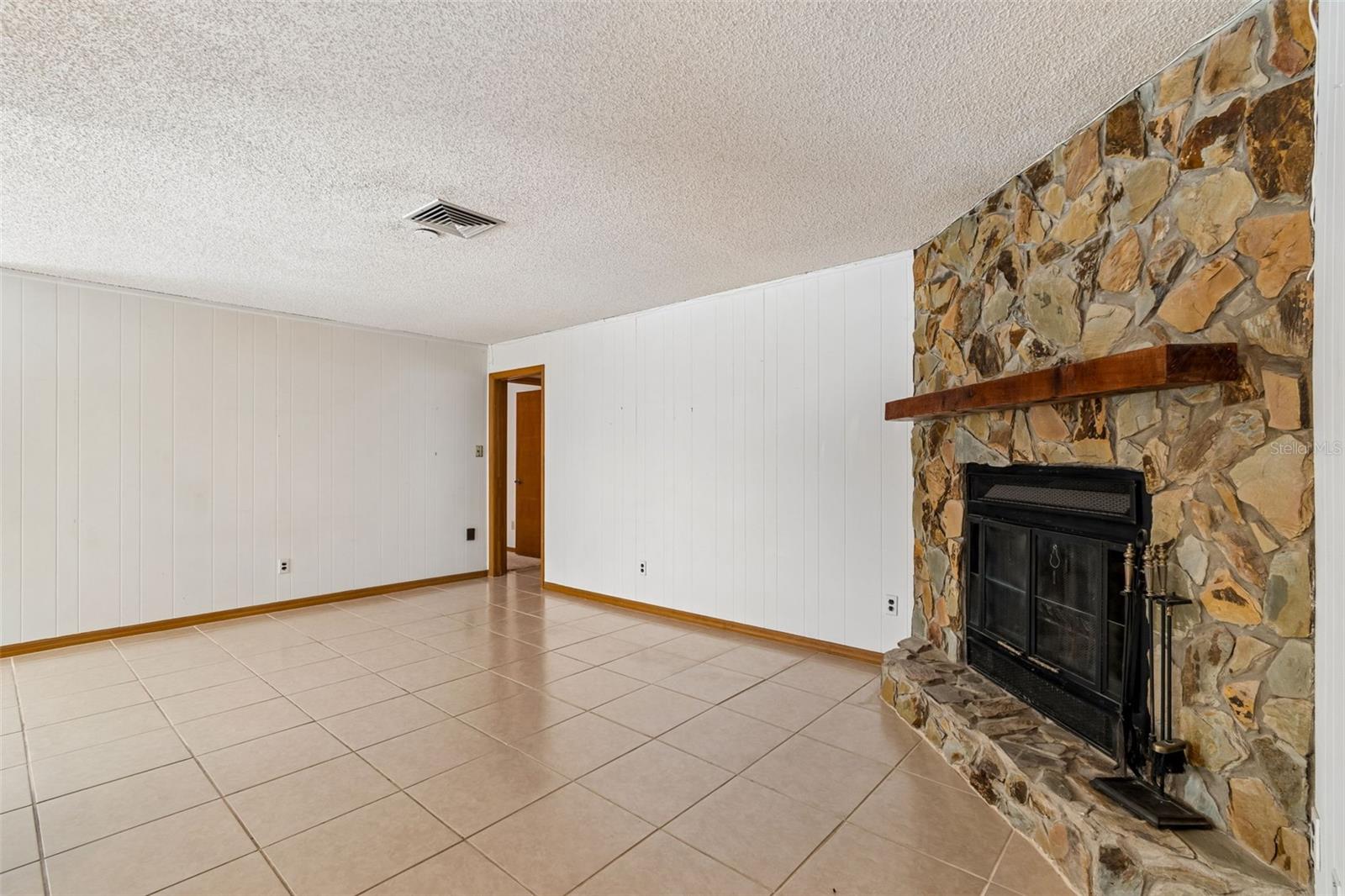 WESTLAKE VILLAGE - Residential