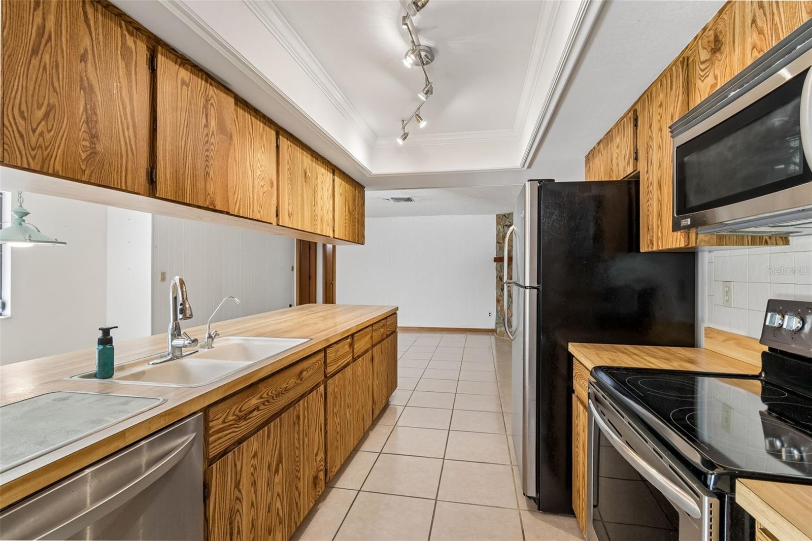 WESTLAKE VILLAGE - Residential