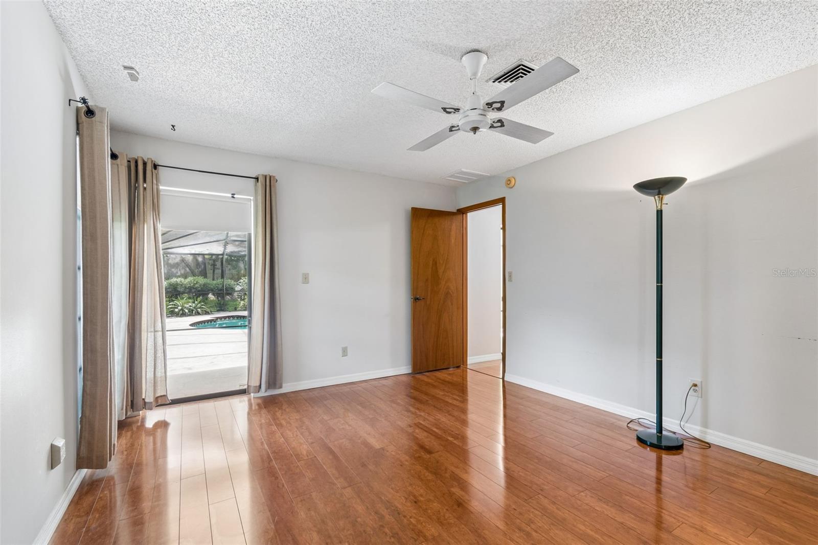WESTLAKE VILLAGE - Residential