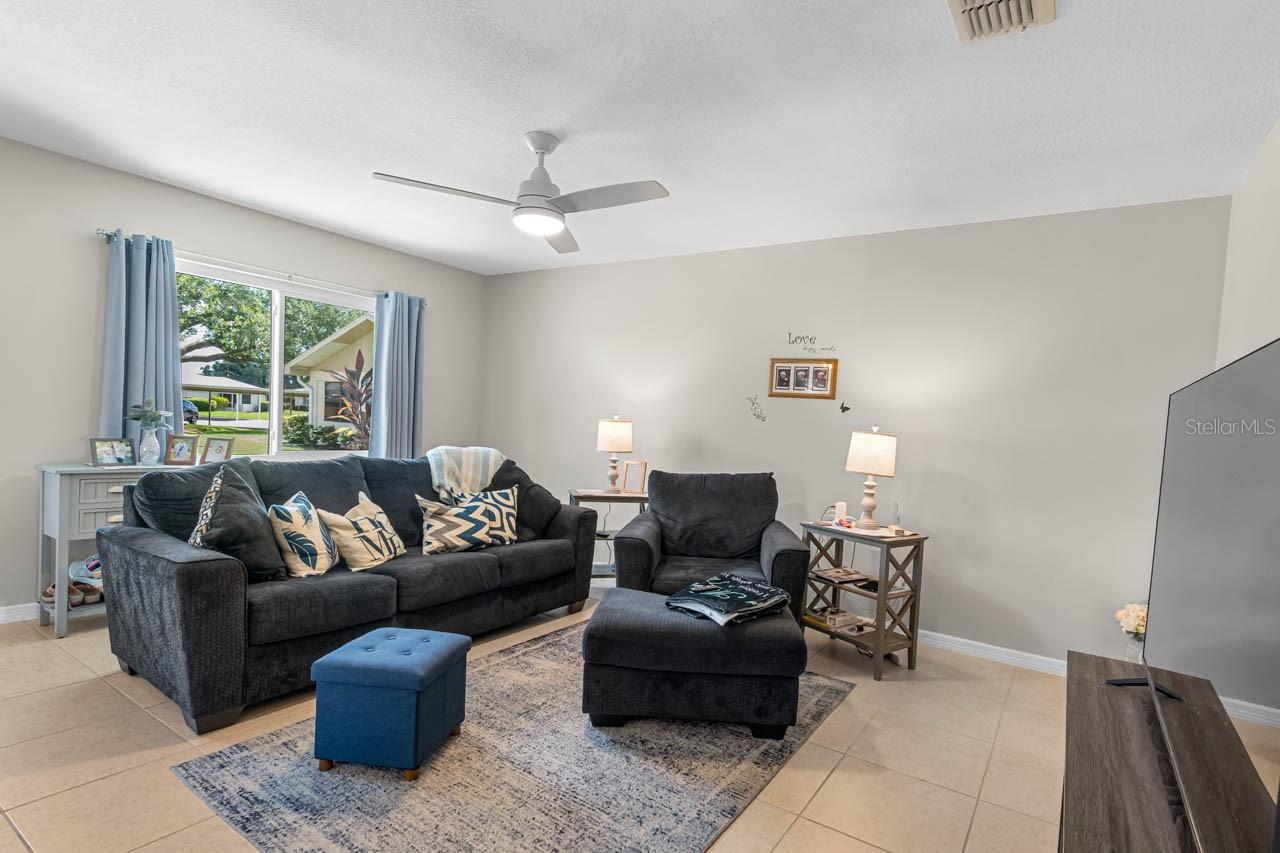 1906 CANTERBURY LANE 26