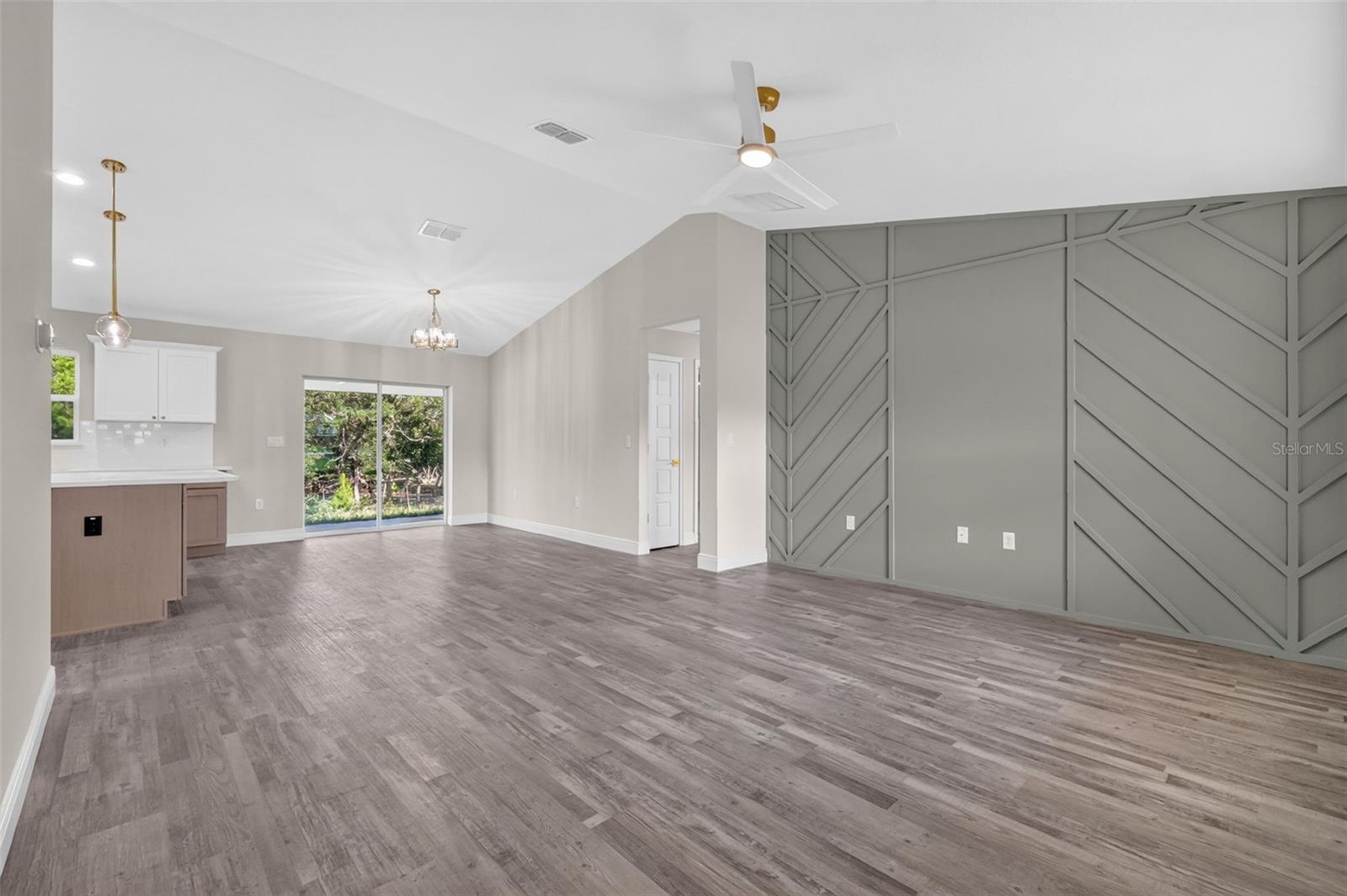 153 OAK CIRCLE