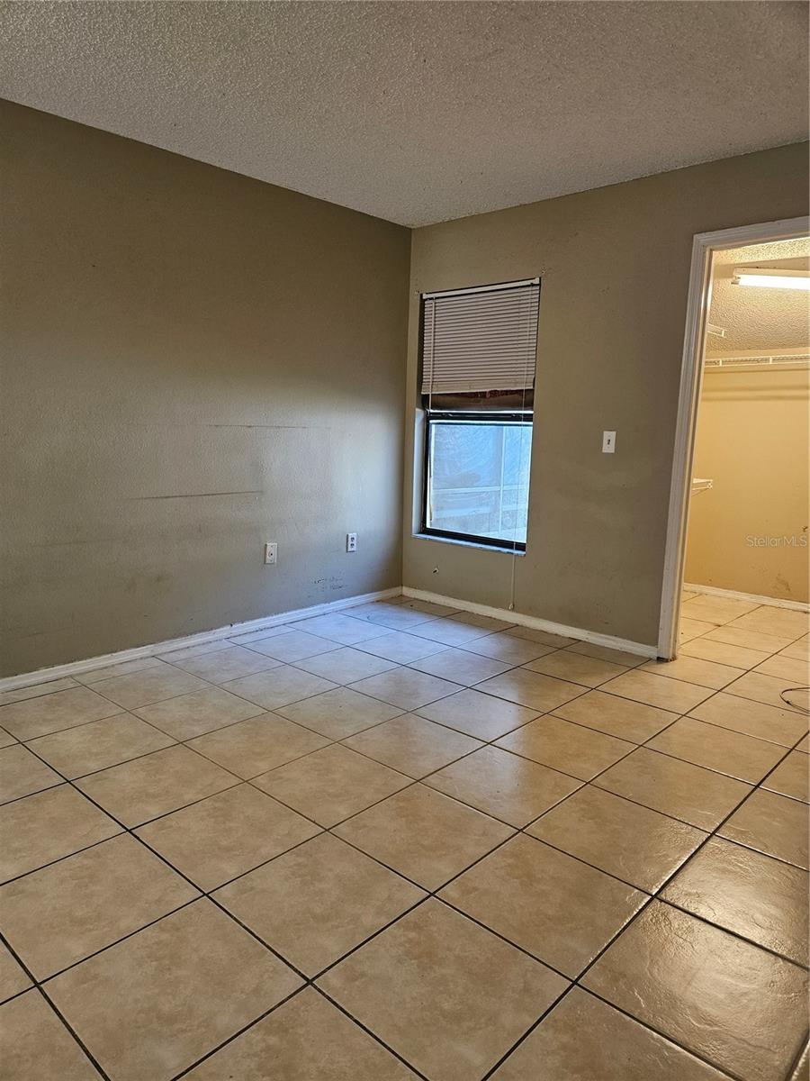 BUENAVENTURA LAKES SILVER PARK VLS - Residential Lease