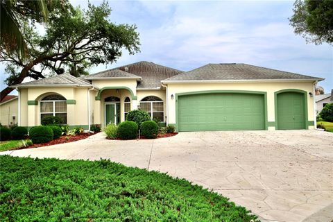 Photo of 532 Carrera Drive, Lady Lake, FL 32159 (MLS # G5112174)