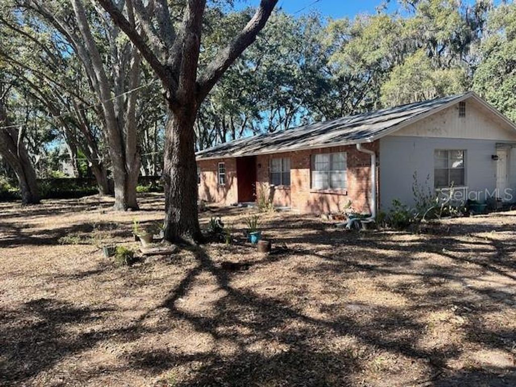 Photo of 1918 Sydney Road, Valrico, FL 33594 (MLS # W7882463)