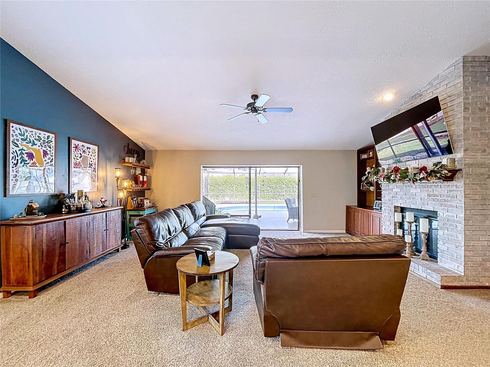 LAKE MAGDALENE MANORS - Residential