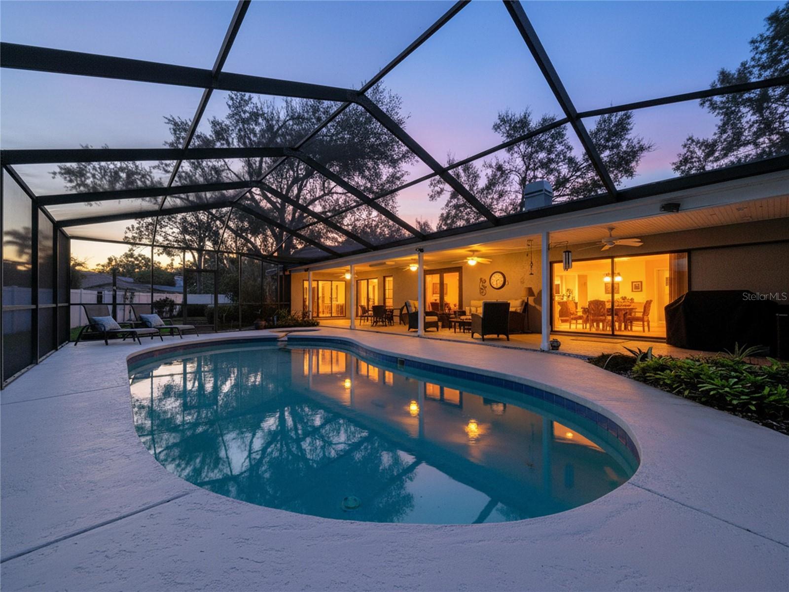 LAKE MAGDALENE MANORS - Residential