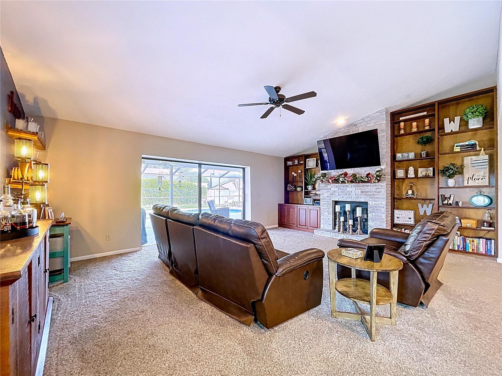 LAKE MAGDALENE MANORS - Residential