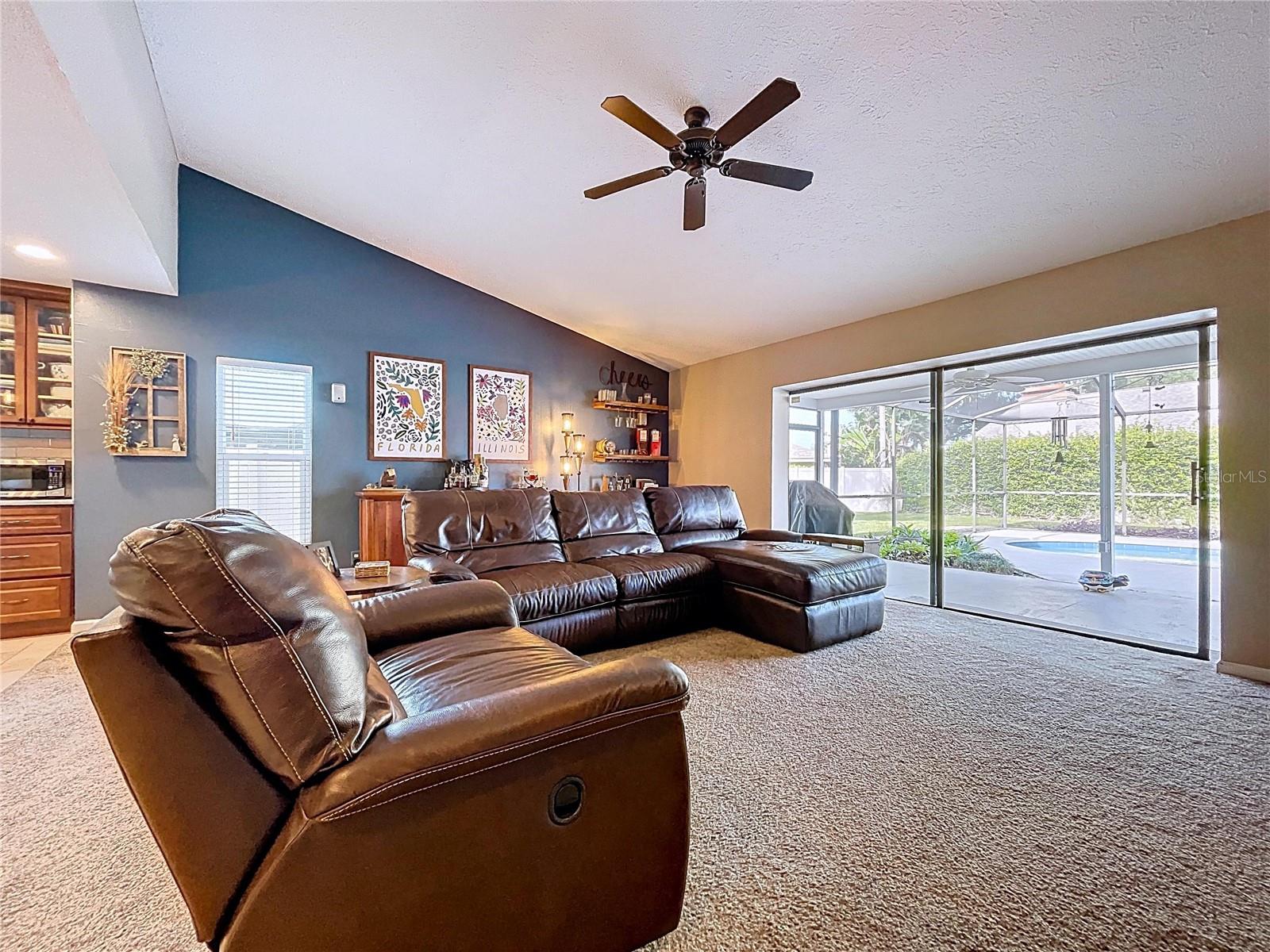 LAKE MAGDALENE MANORS - Residential