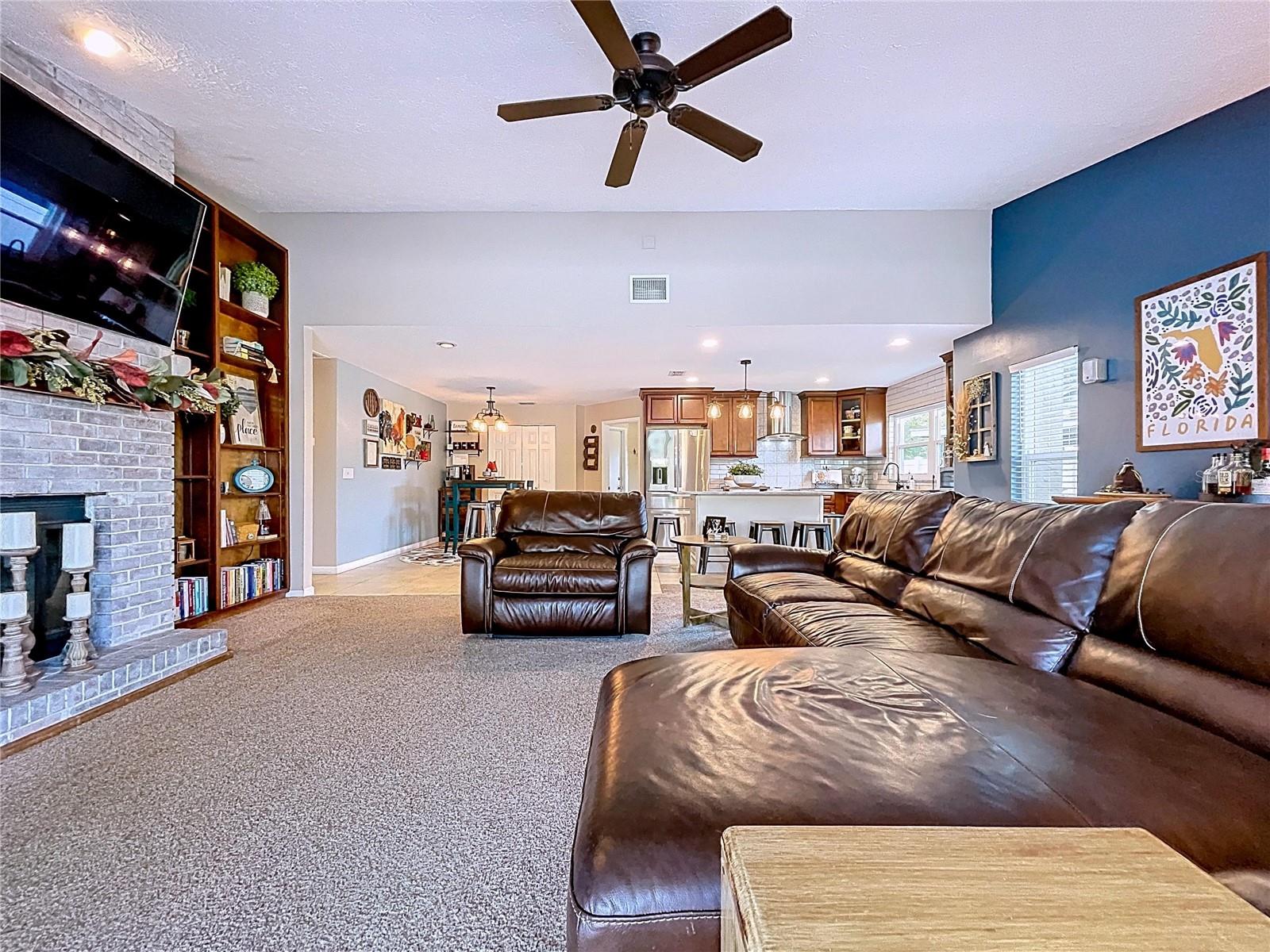 LAKE MAGDALENE MANORS - Residential