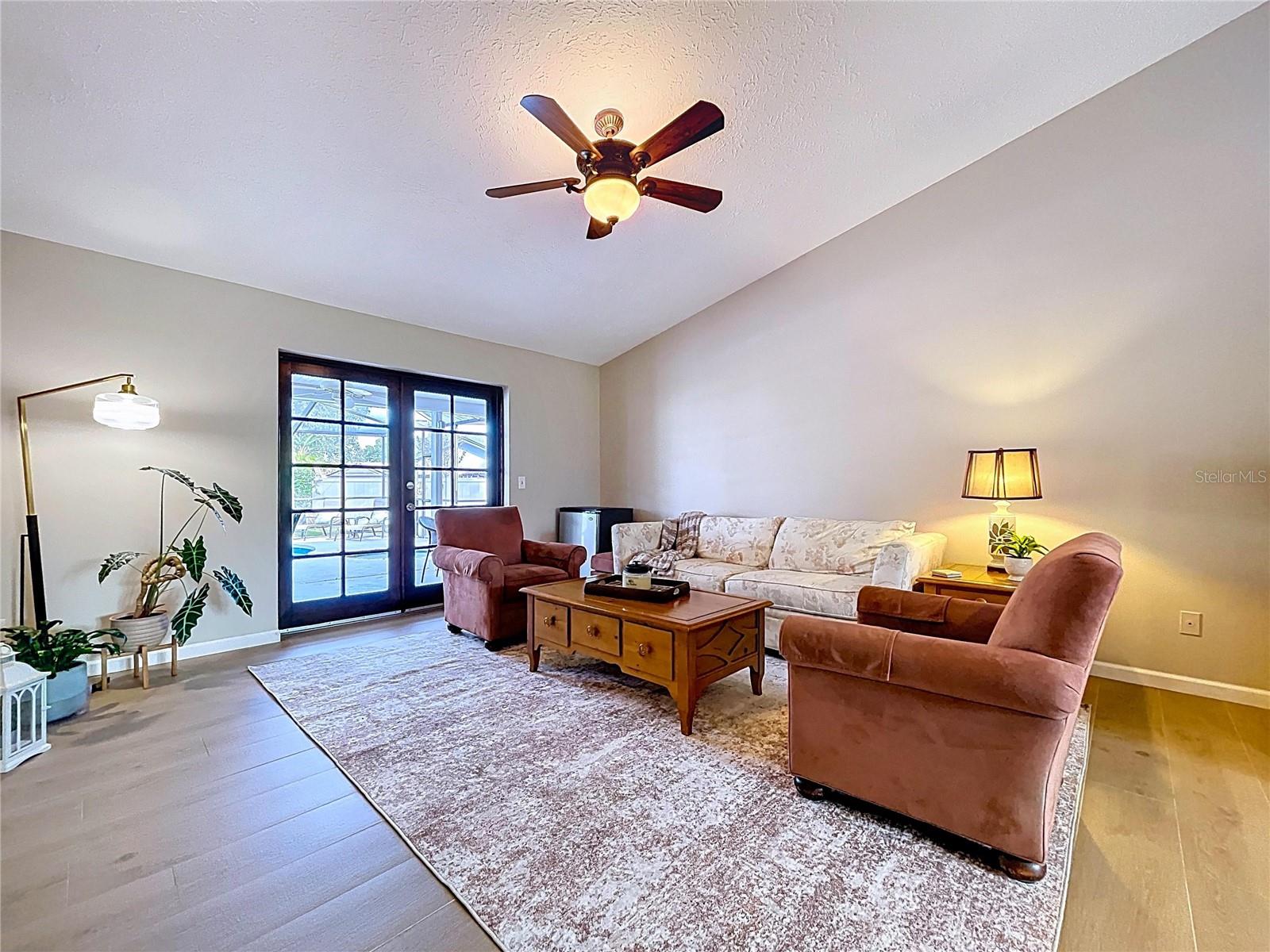 LAKE MAGDALENE MANORS - Residential