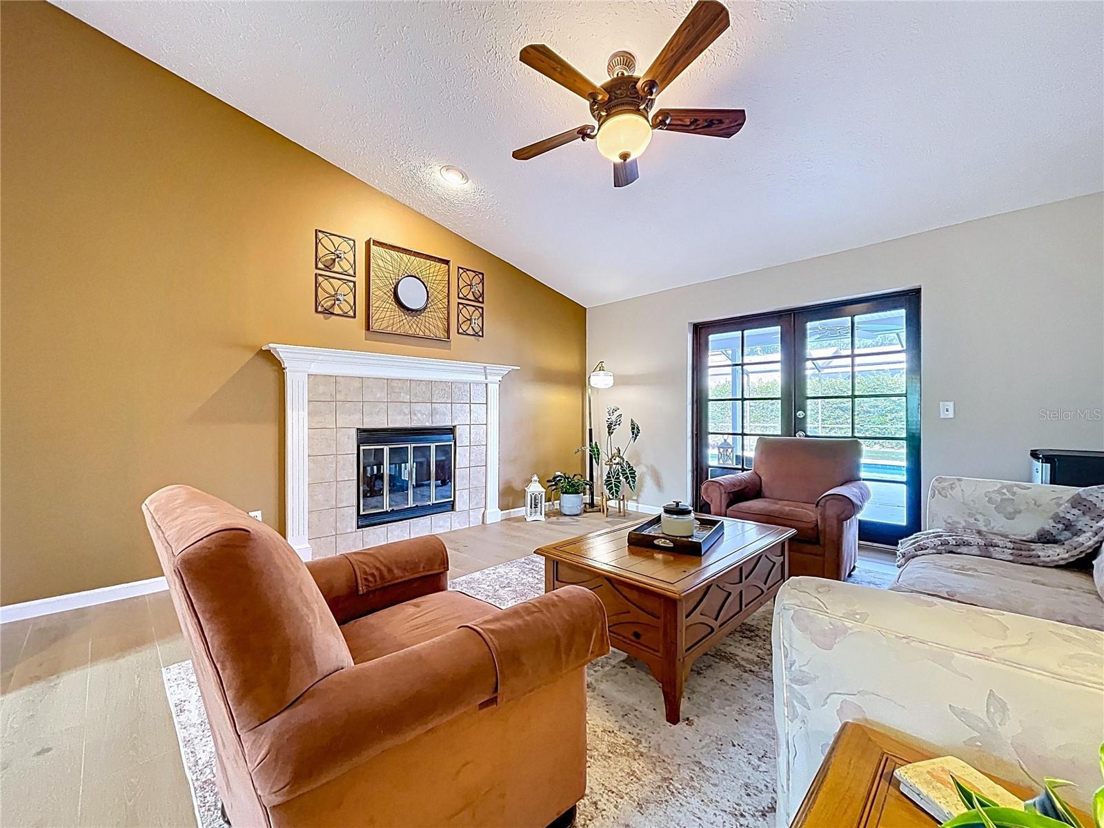 LAKE MAGDALENE MANORS - Residential