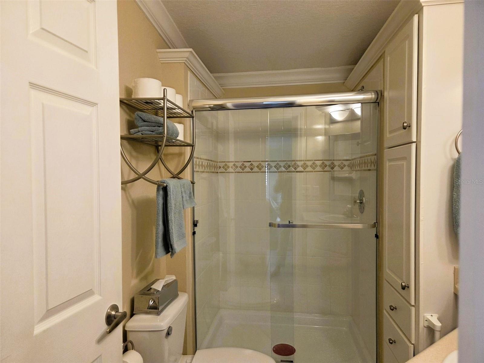 OAKWOOD MANOR - Residential