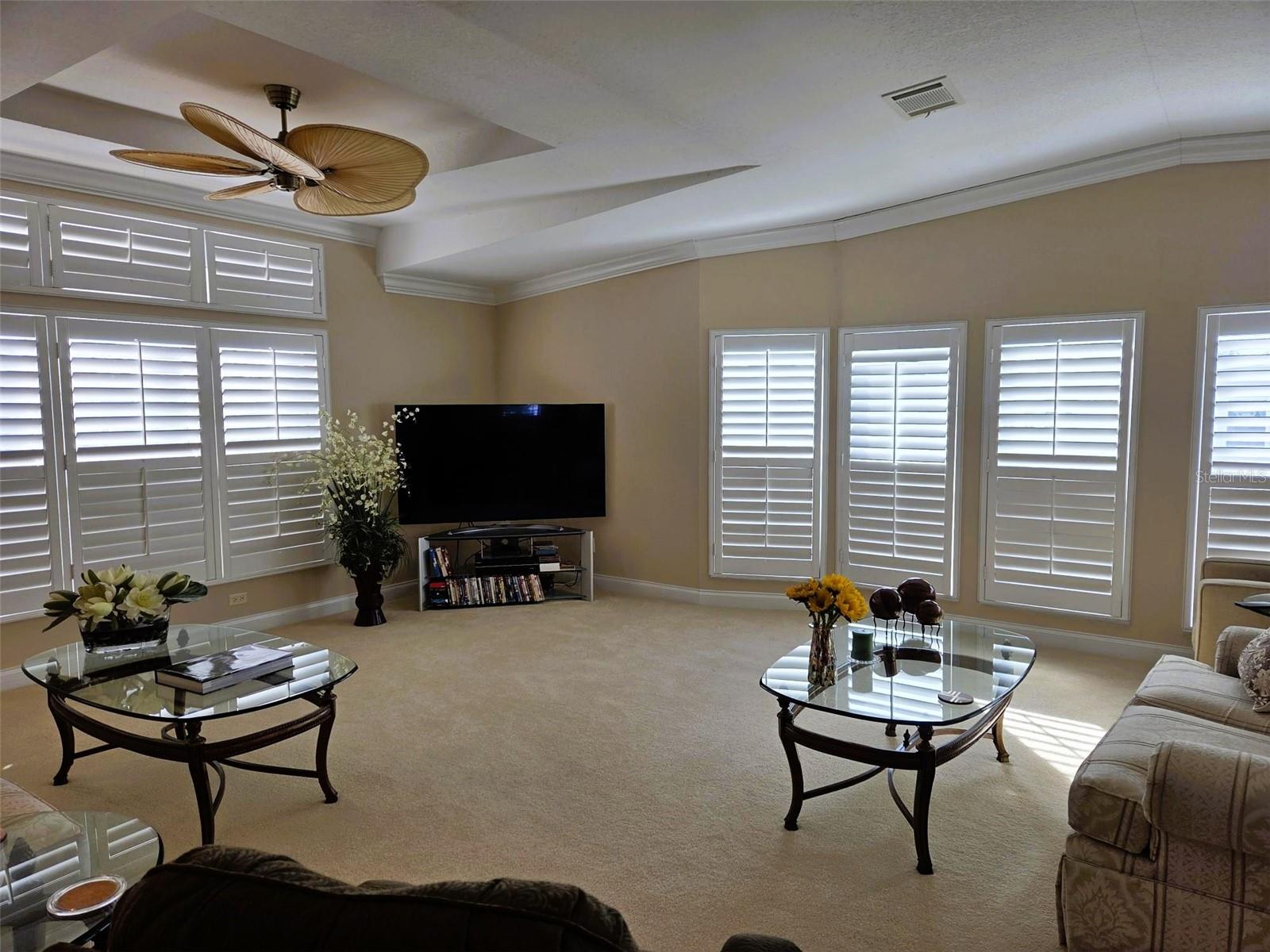 OAKWOOD MANOR - Residential