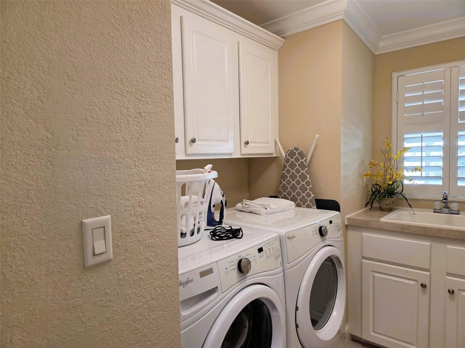 OAKWOOD MANOR - Residential