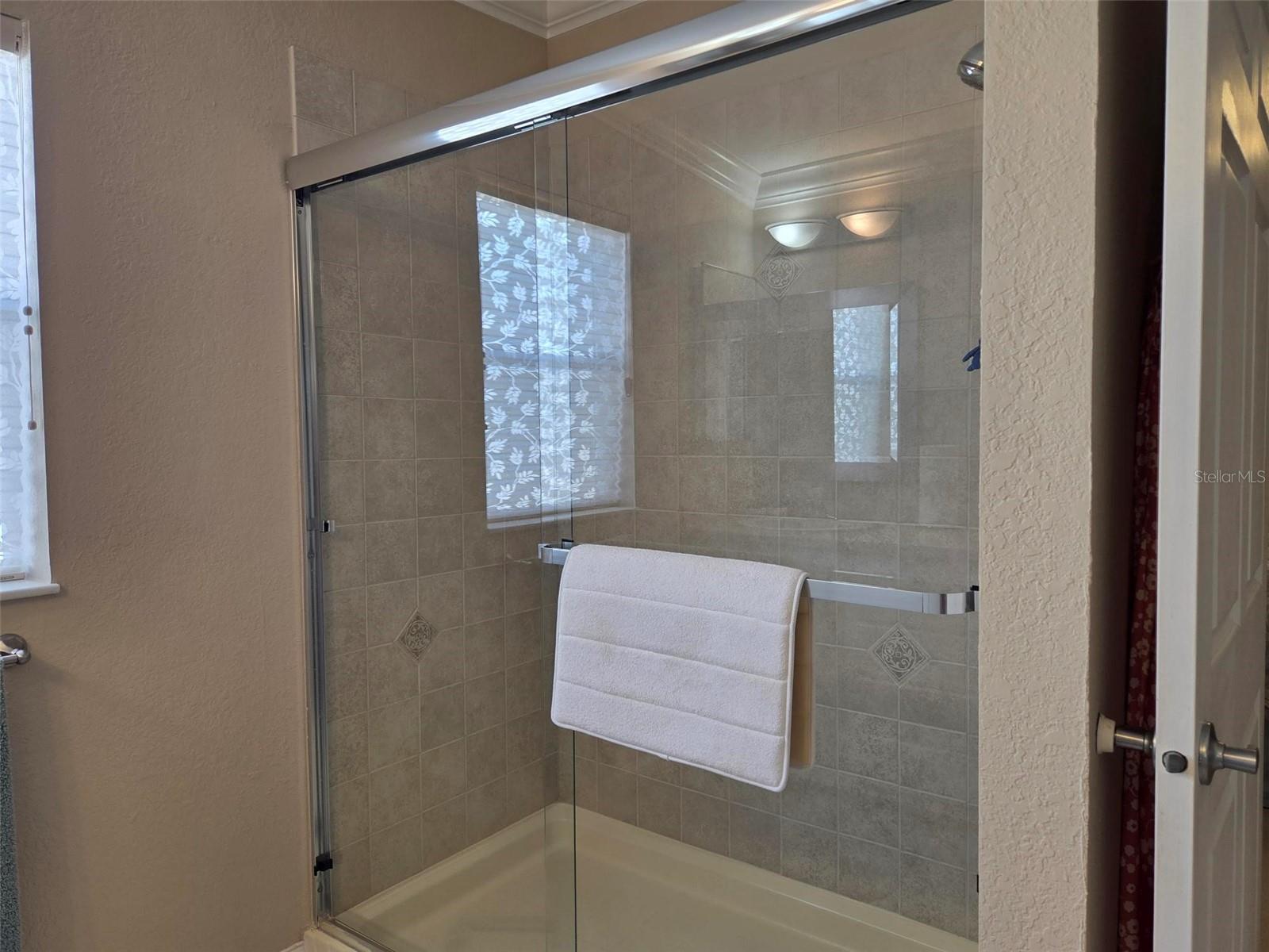 OAKWOOD MANOR - Residential