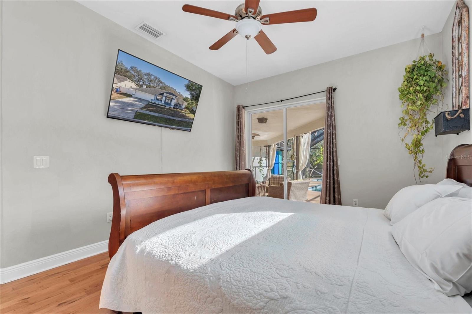 HUNTERS RIDGE - Residential