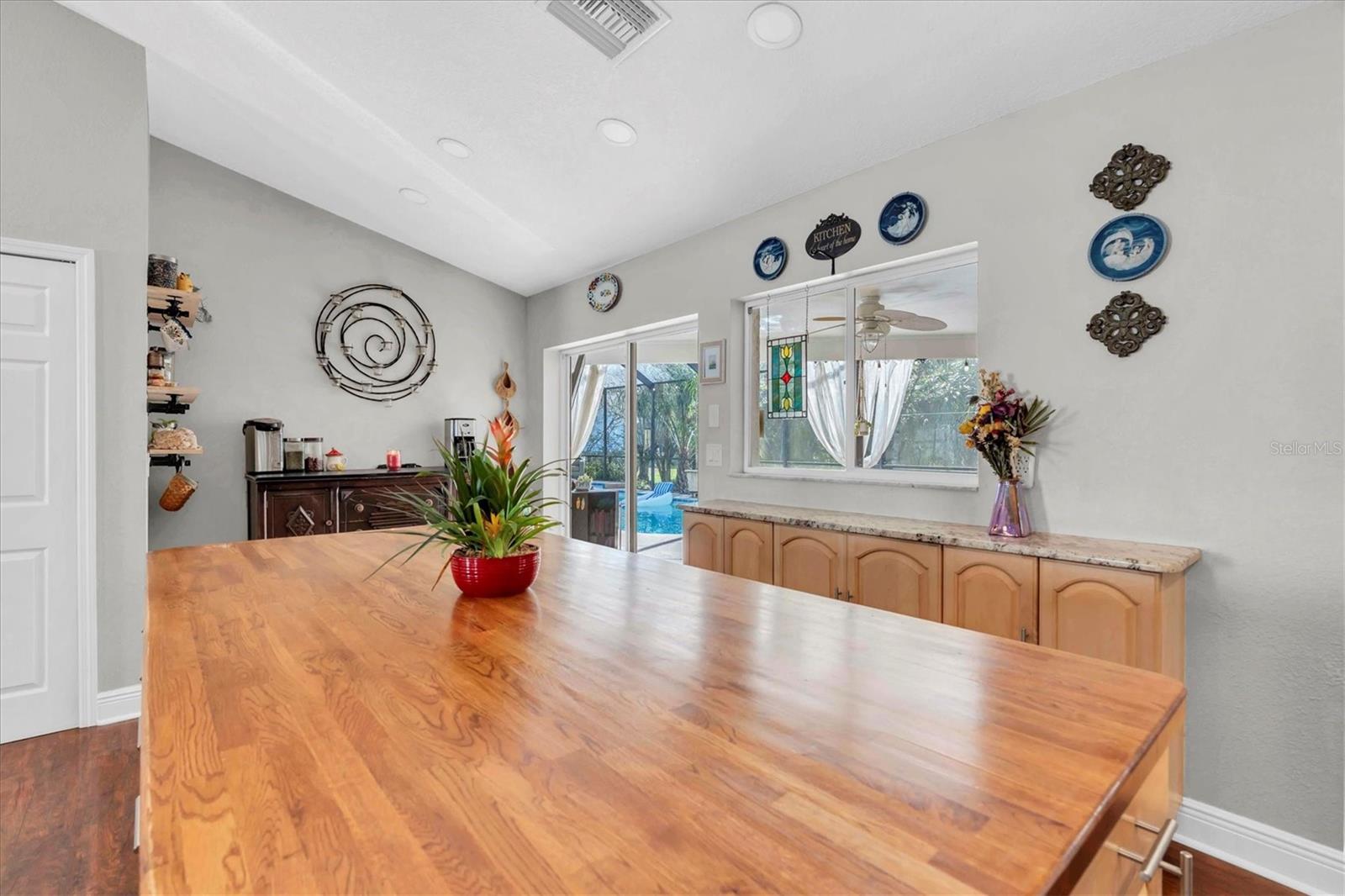 HUNTERS RIDGE - Residential