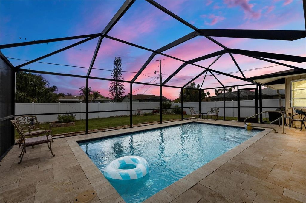 Photo of 426 Canterbury Road, Venice, FL 34293 (MLS # A4673614)