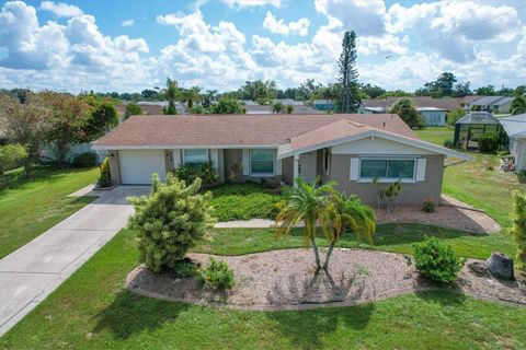 Photo of 426 Canterbury Road, Venice, FL 34293 (MLS # A4673614)
