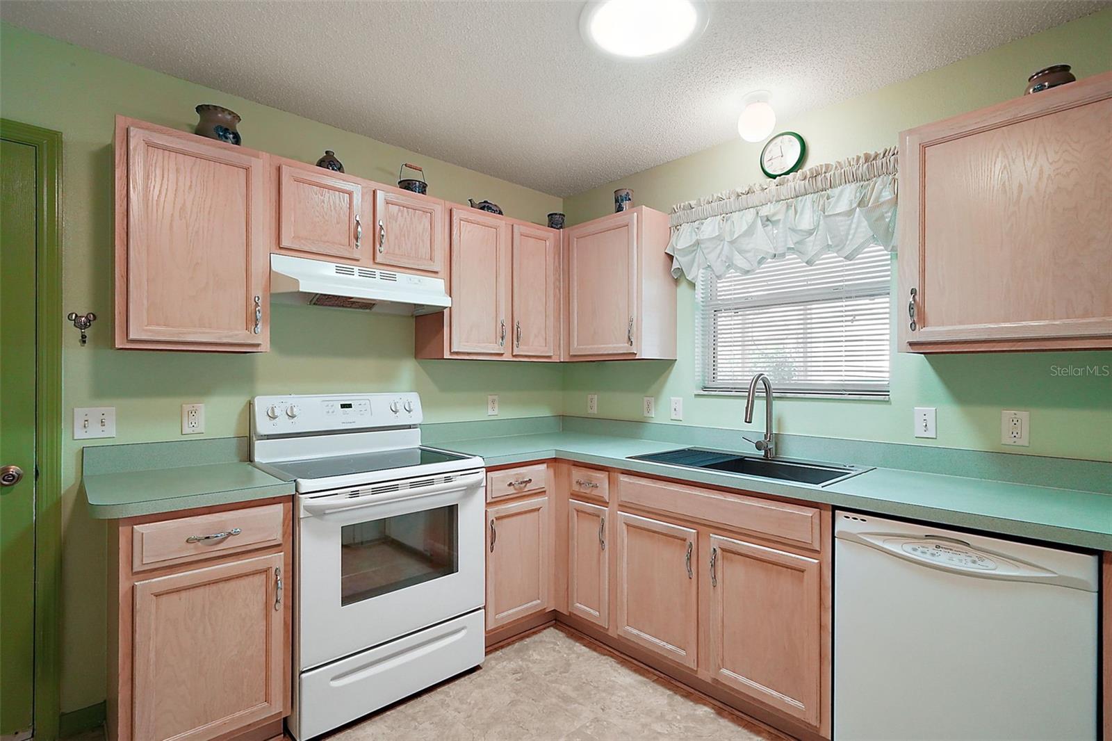 1206 BALLESTEROS DRIVE