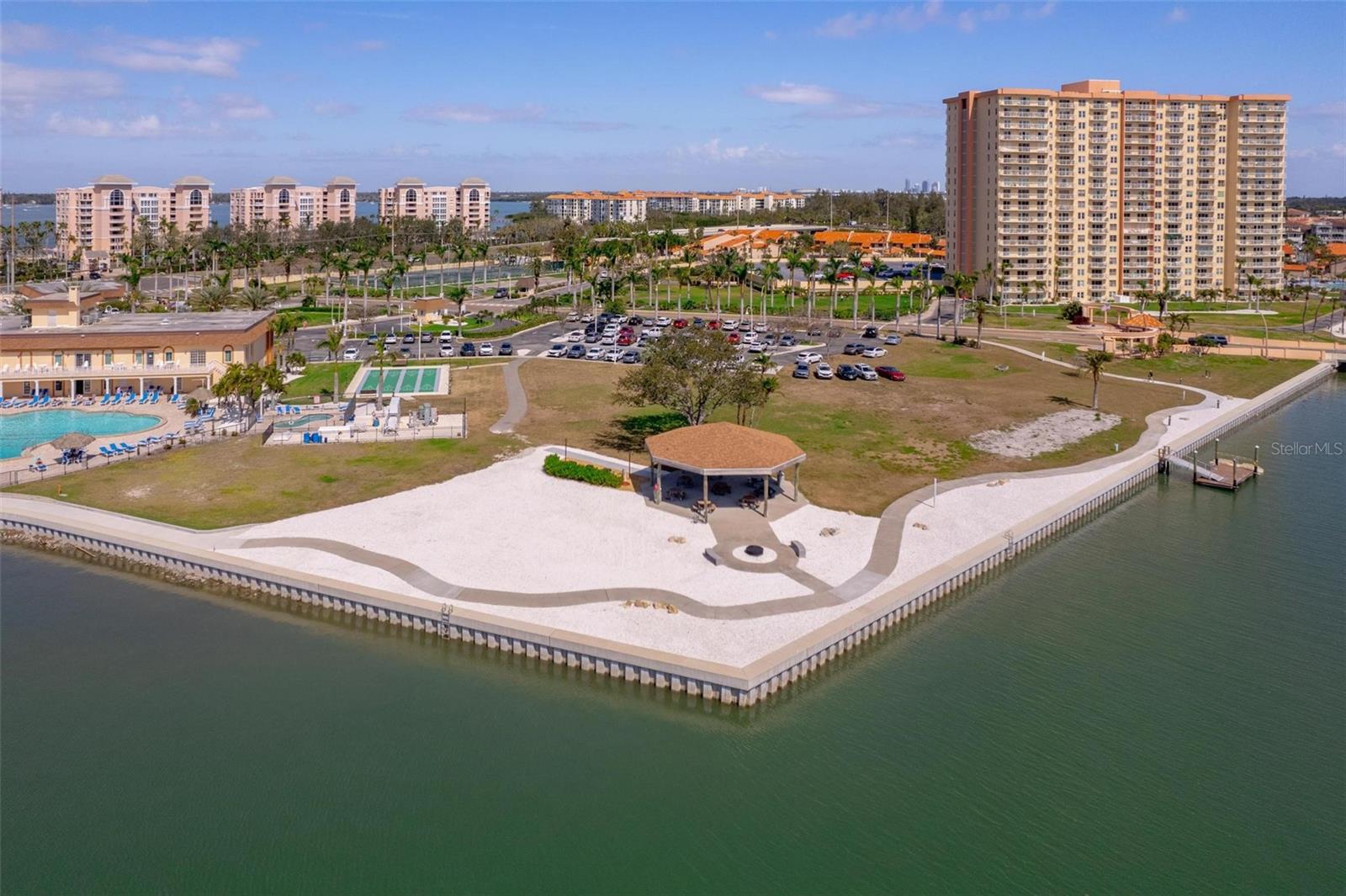 BAYWAY ISLES POINT BRITTANY ONE - Residential