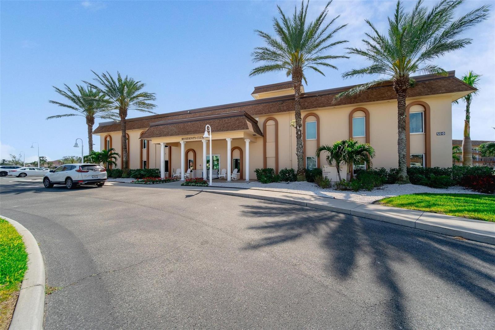 BAYWAY ISLES POINT BRITTANY ONE - Residential