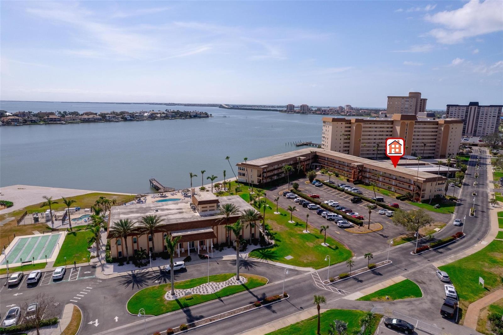 BAYWAY ISLES POINT BRITTANY ONE - Residential